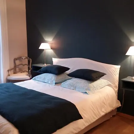 Bed and breakfast Entre Hotes 3*