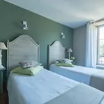 Entre Hotes Bed & Breakfast La Rochelle (Charente-Maritime)