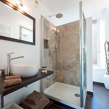 Entre Hotes Bed & Breakfast La Rochelle (Charente-Maritime)