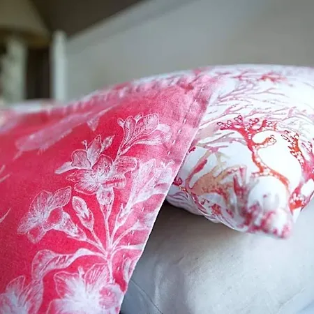 Entre Hotes Bed & Breakfast 4*